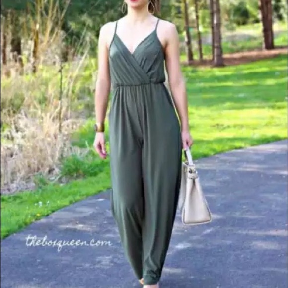 Forever 21 jumpsuit -New✨ - Picture 4 of 6